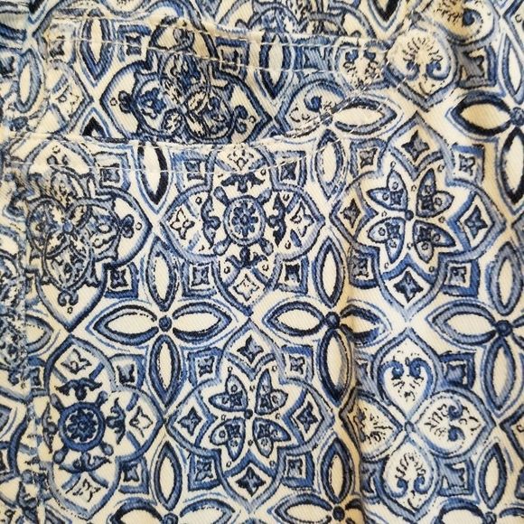 Rafella Comfy Blue and white Floral stretch Straight Leg Pull on pants Size 8 - Picture 4 of 6